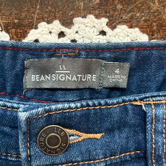 LL Bean Signature Jean Shorts - Picture 2 of 3